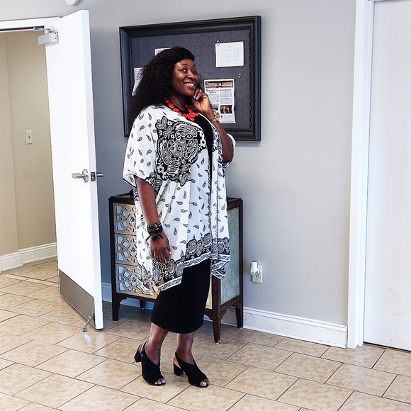 Paisley half sleeve kimono. shein.one size. - Picture 9 of 11